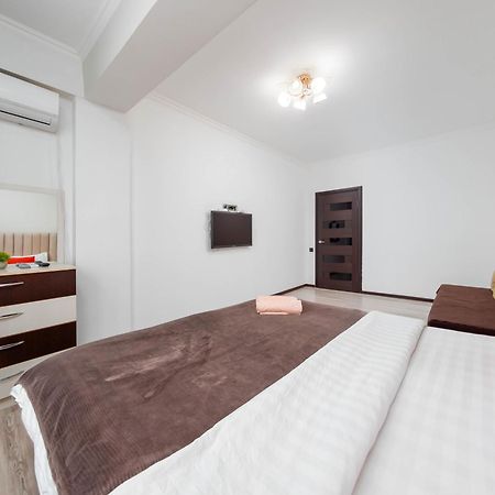 Appartments " Zhetysu-4" Almatı Dış mekan fotoğraf