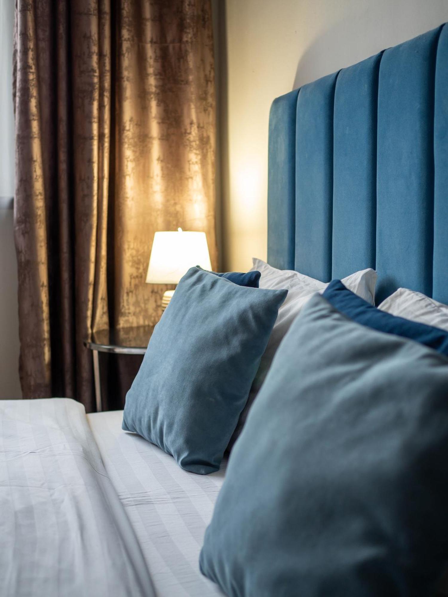Appartments " Zhetysu-4" Almatı Dış mekan fotoğraf